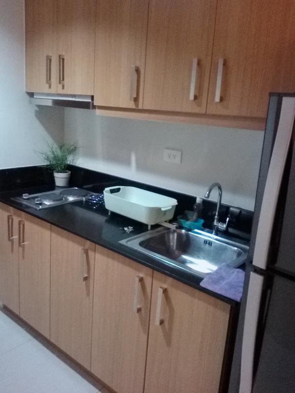Condo At Shell Residences Manila Esterno foto